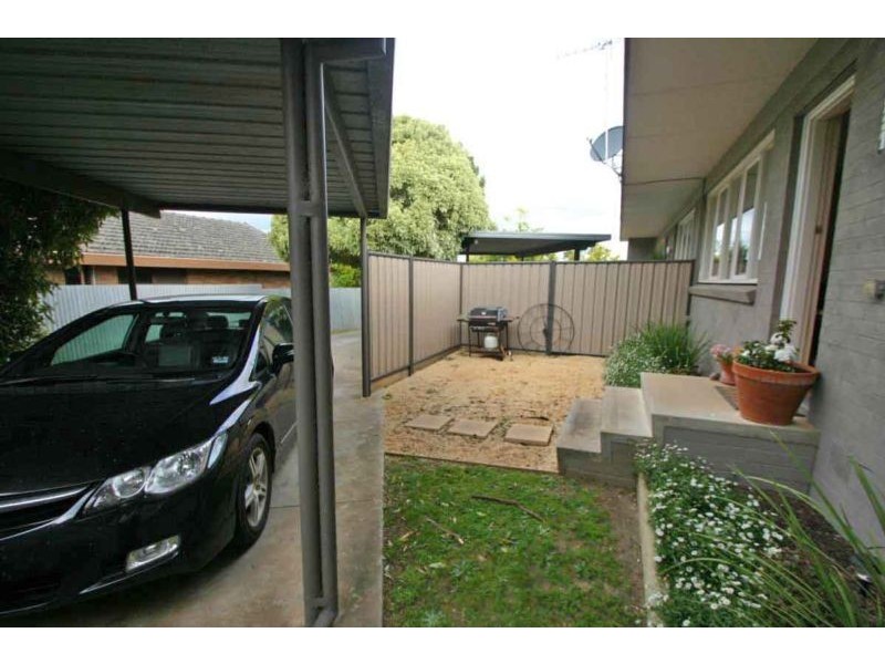 2/11 High Street, Ararat VIC 3377