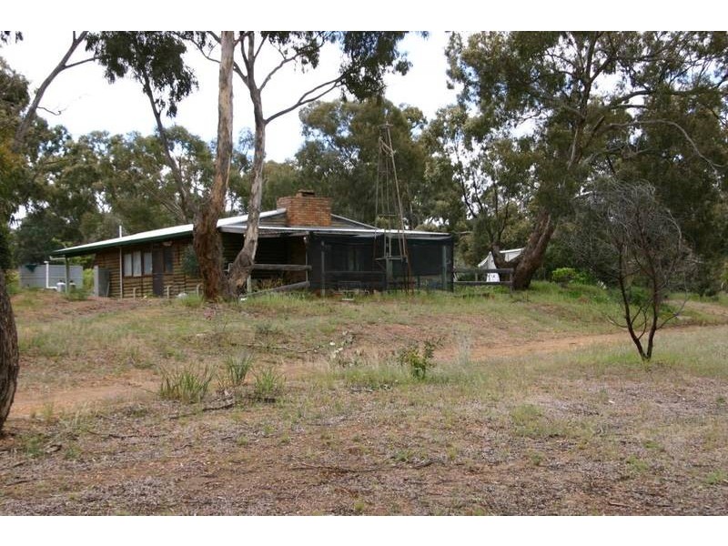 105 Metcalfe Road, Great Western VIC 3377