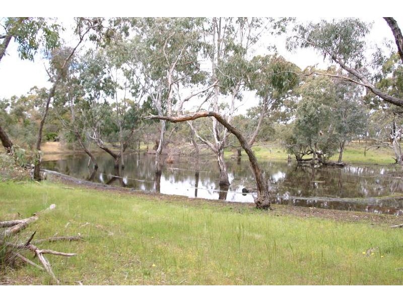 105 Metcalfe Road, Great Western VIC 3377