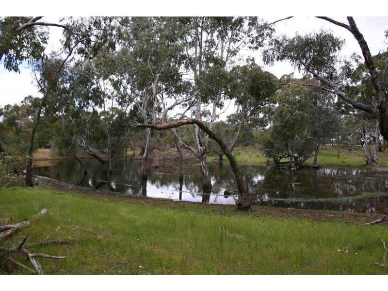 105 Metcalfe Road, Great Western VIC 3377