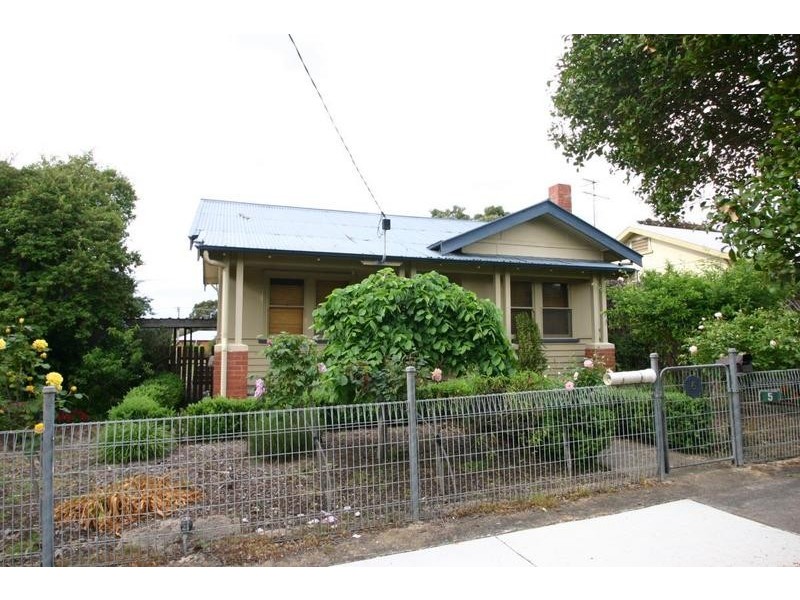 5 Jenkin Street, Ararat VIC 3377