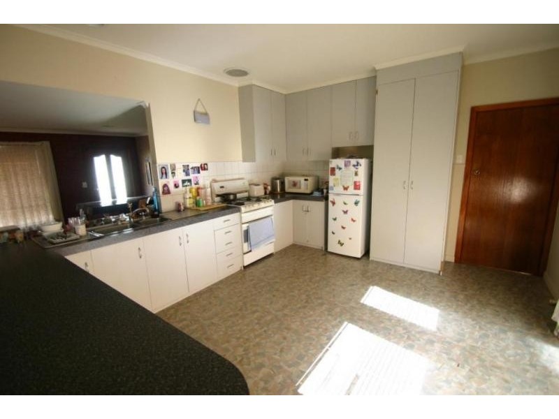 27 Tuson Street, Ararat VIC 3377