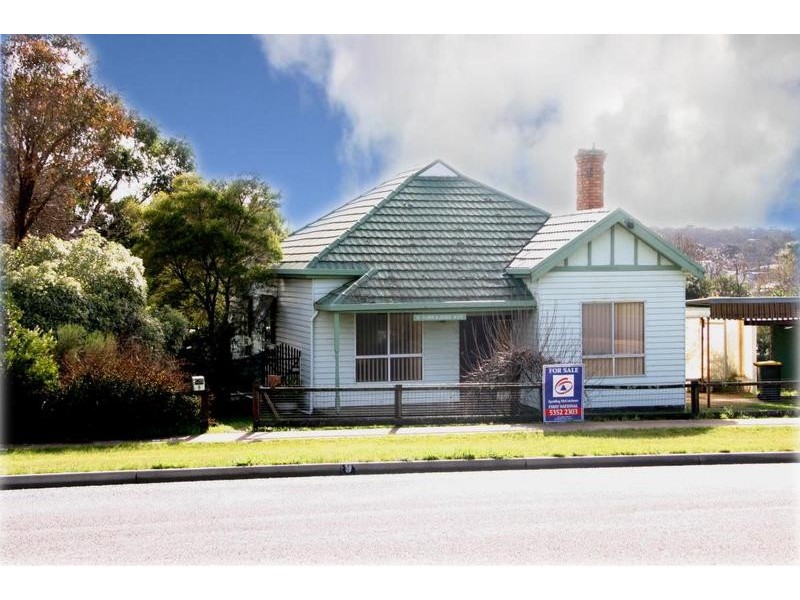 9 Currajong Avenue, Ararat VIC 3377