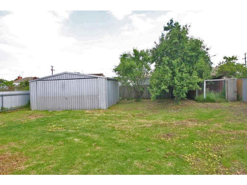 14 Bonnin Avenue, Ararat VIC 3377