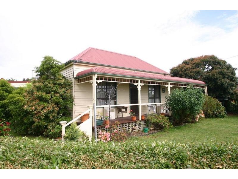 11 George Road, Ararat VIC 3377