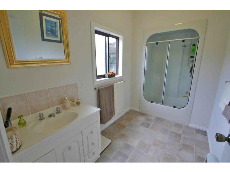 11 George Road, Ararat VIC 3377