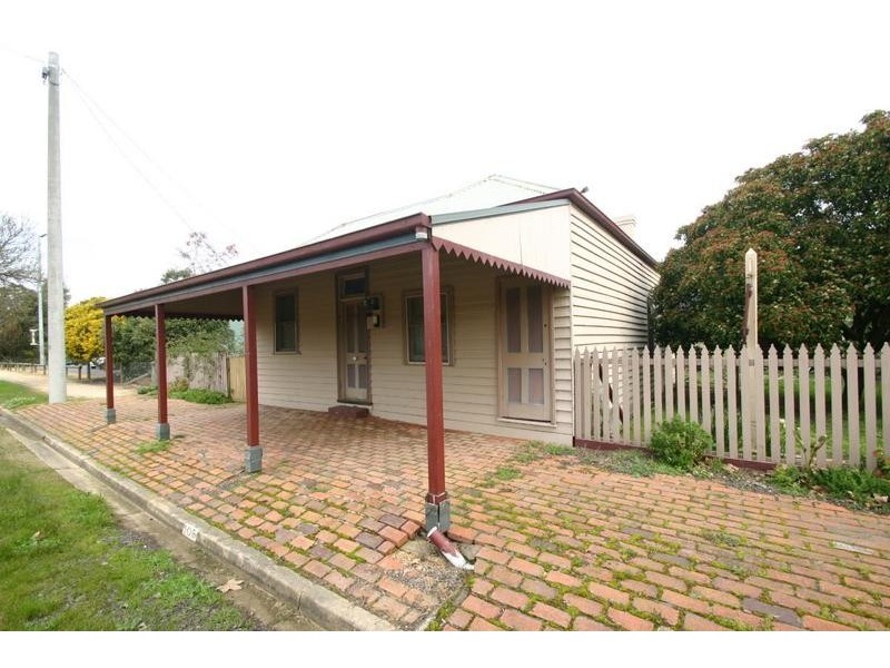 106 Main Street, Great Western VIC 3377