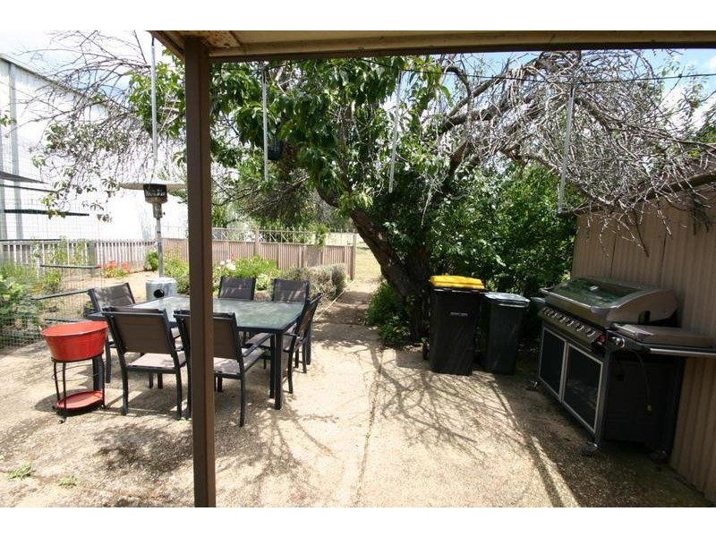 106 Main Street, Great Western VIC 3377