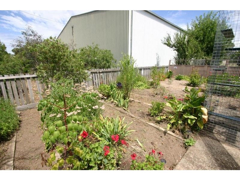 106 Main Street, Great Western VIC 3377