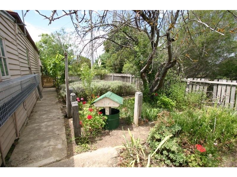 106 Main Street, Great Western VIC 3377