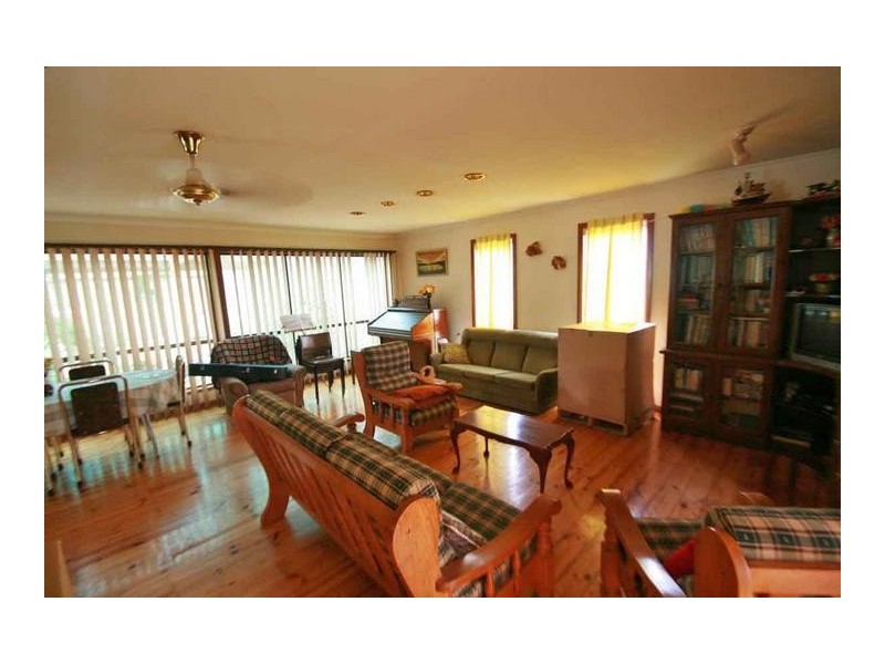 1586 Carnham Rd, Mena Park VIC 3373