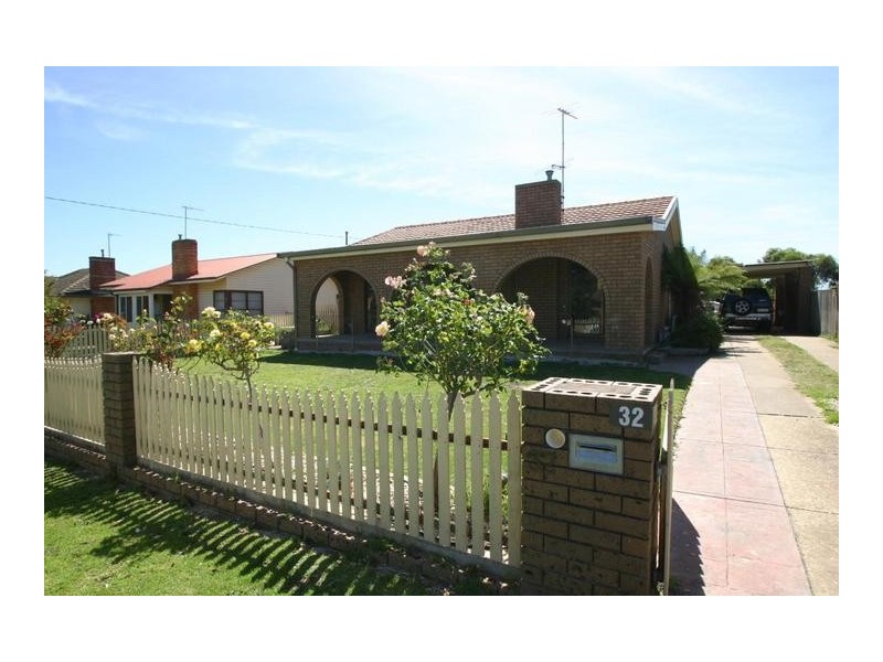 32 Hewitt Street, Ararat VIC 3377