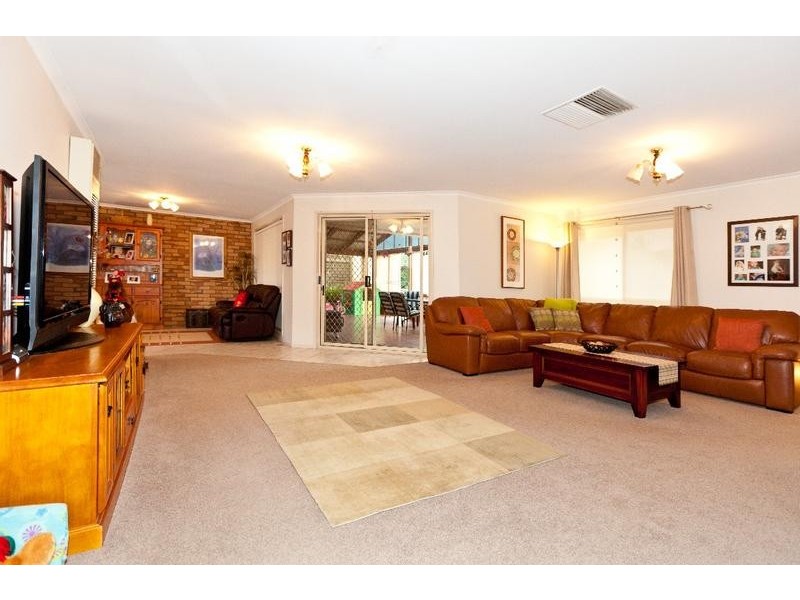 6 Blackie Avenue, Ararat VIC 3377