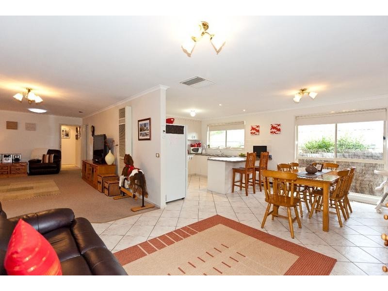 6 Blackie Avenue, Ararat VIC 3377