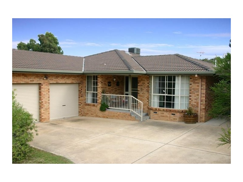 6 Blackie Avenue, Ararat VIC 3377