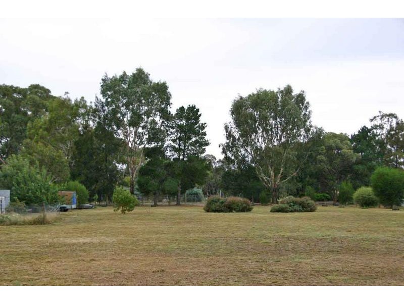 9 Briggs St, Glenorchy VIC 3385