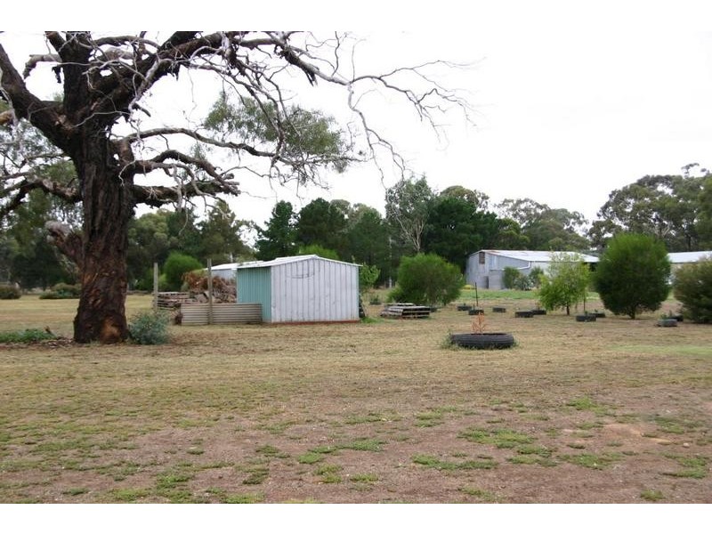 9 Briggs St, Glenorchy VIC 3385