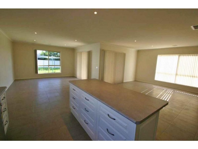 95 Moore Street, Ararat VIC 3377