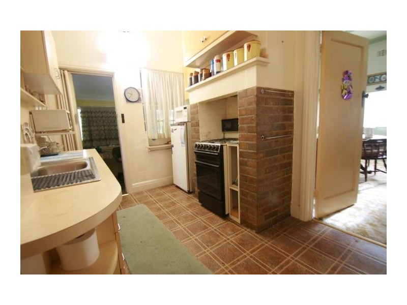 36 Barkly Street West, Ararat VIC 3377