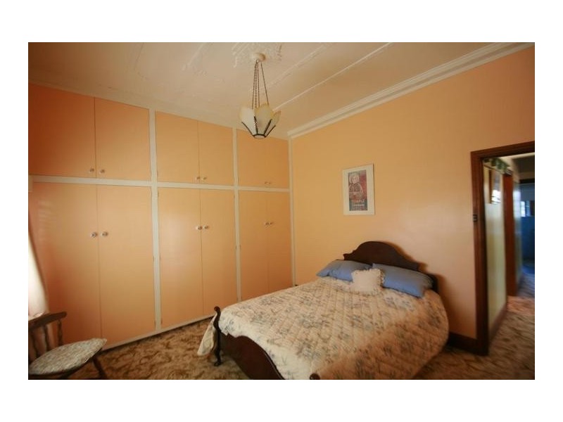 36 Barkly Street West, Ararat VIC 3377