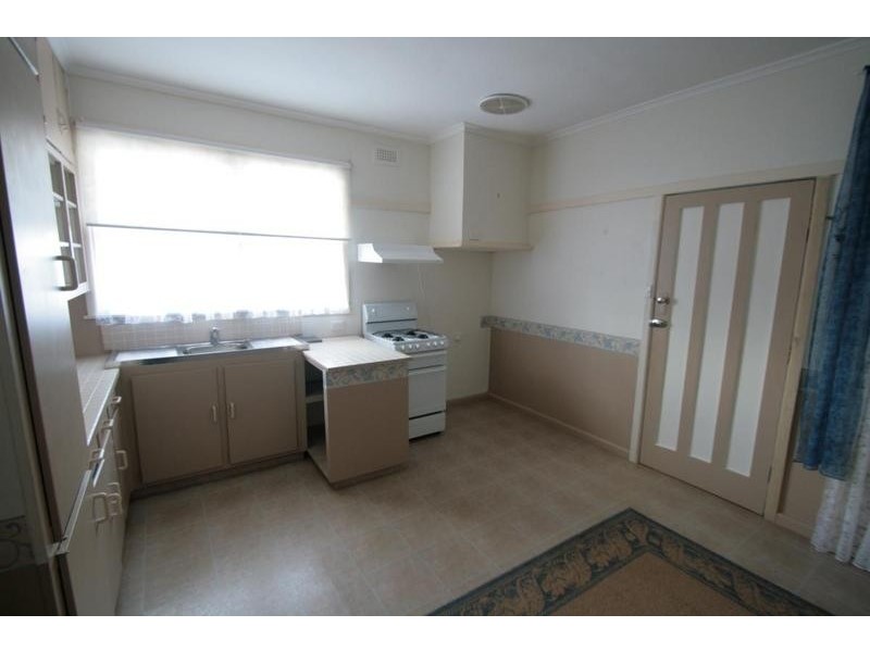 24 Montgomery Street, Ararat VIC 3377