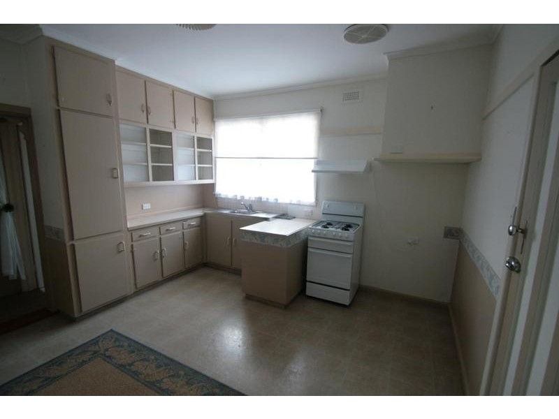 24 Montgomery Street, Ararat VIC 3377