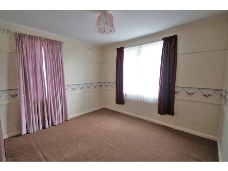 24 Montgomery Street, Ararat VIC 3377