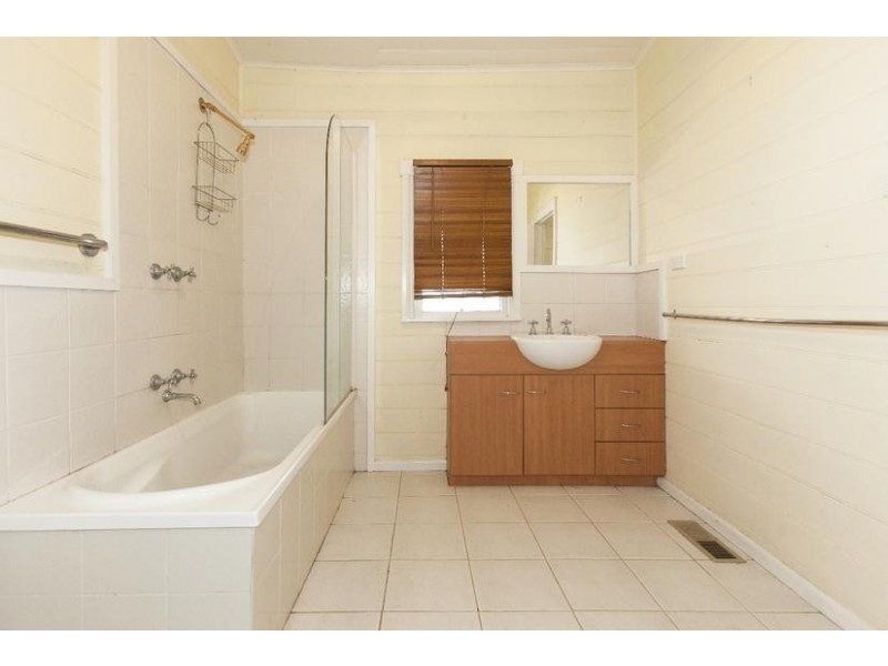 84 Moore Street, Ararat VIC 3377