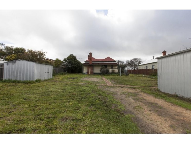 84 Moore Street, Ararat VIC 3377