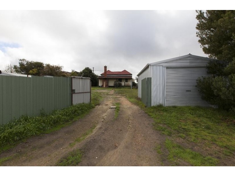 84 Moore Street, Ararat VIC 3377