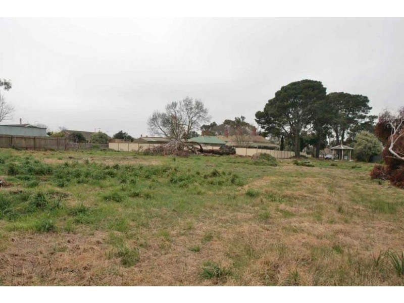 6 Port Fairy Road, Ararat VIC 3377