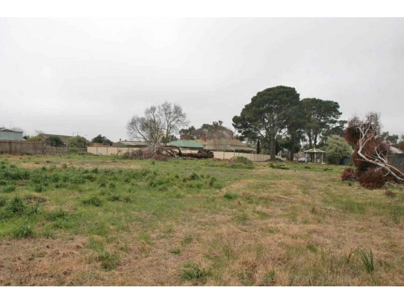 6 Port Fairy Road, Ararat VIC 3377