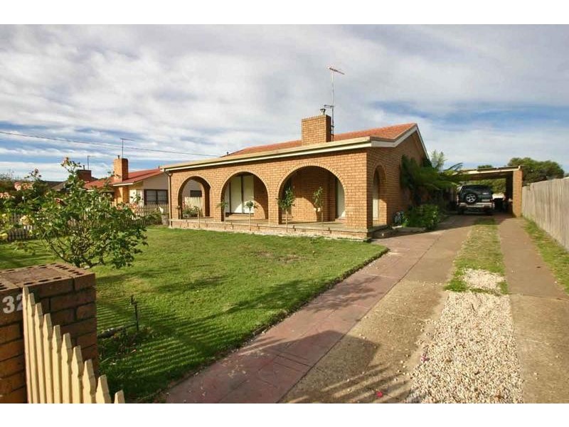 32 Hewitt Street, Ararat VIC 3377