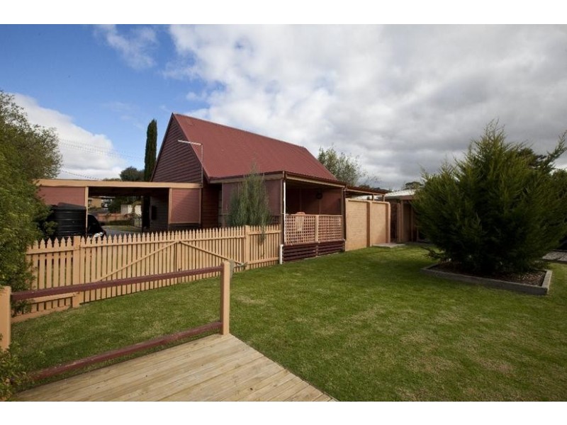 4 Kneale Street, Ararat VIC 3377