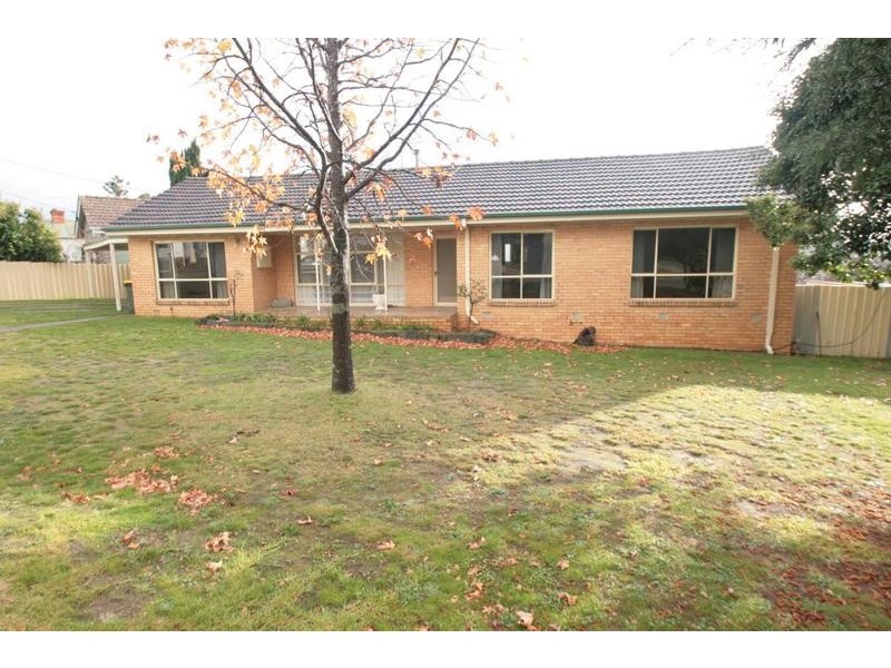 60 Banfield Street, Ararat VIC 3377