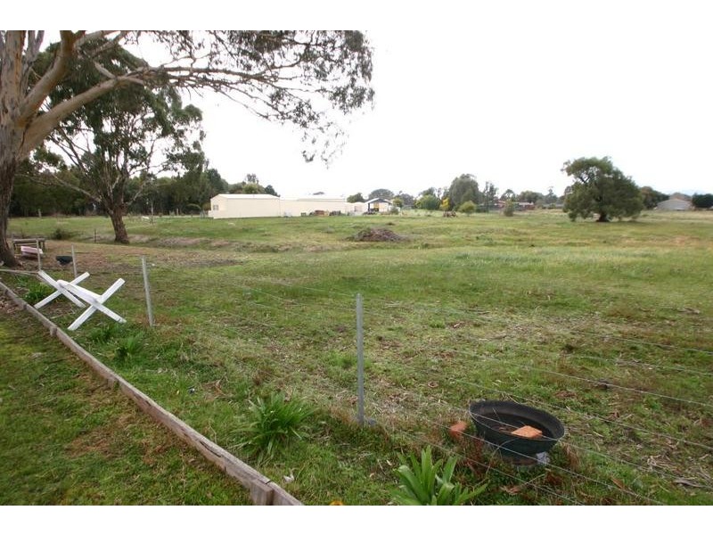 11 Burke Road, Ararat VIC 3377