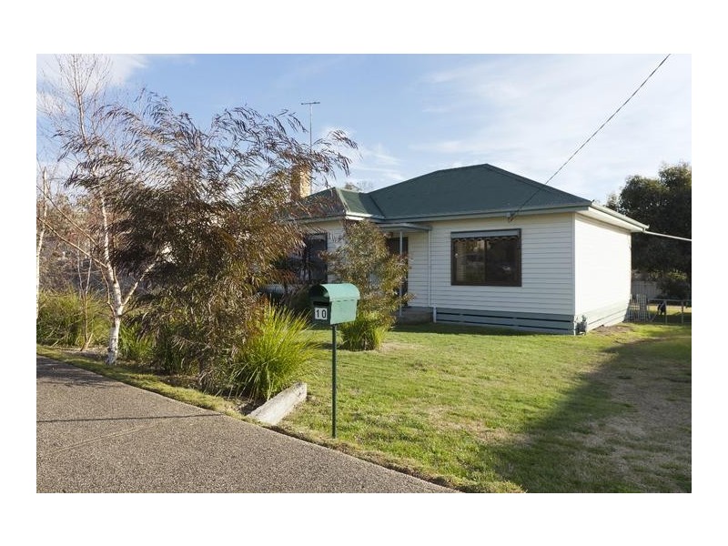 10 Henderson Street, Ararat VIC 3377