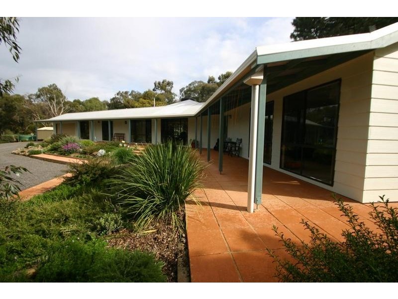 11 Matthews Place, Ararat VIC 3377