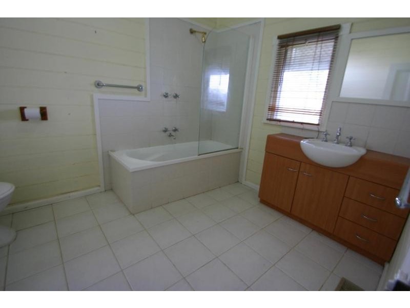 84 Moore Street, Ararat VIC 3377