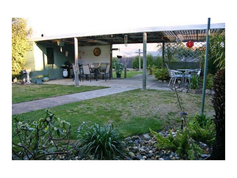 18 Marx Crescent, Ararat VIC 3377