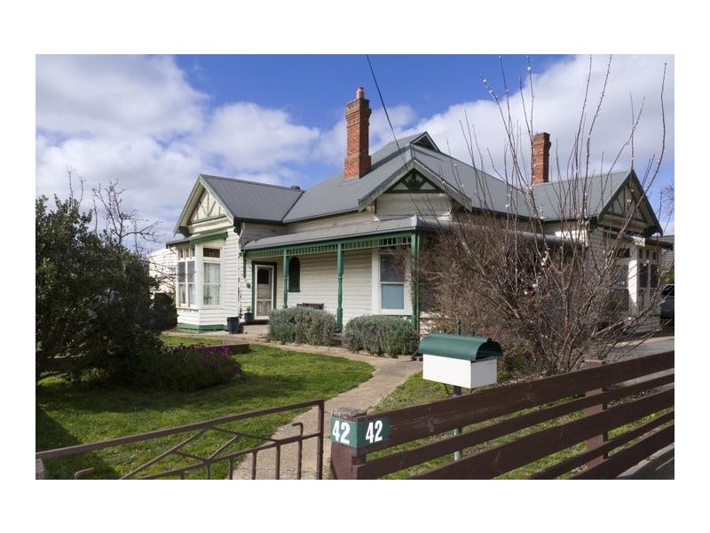42 Albert Street, Ararat VIC 3377