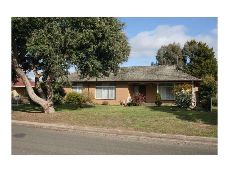 44 Churchill Avenue, Ararat VIC 3377