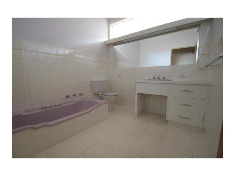 44 Churchill Avenue, Ararat VIC 3377