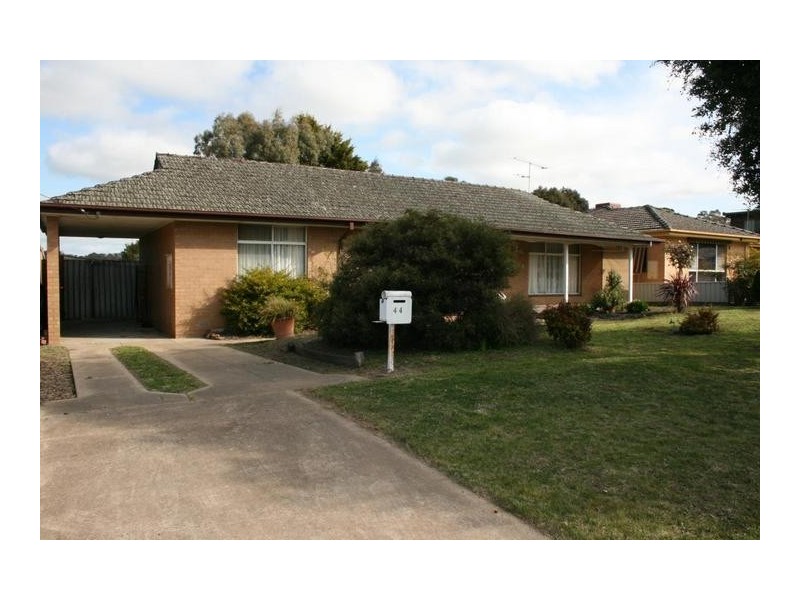 44 Churchill Avenue, Ararat VIC 3377