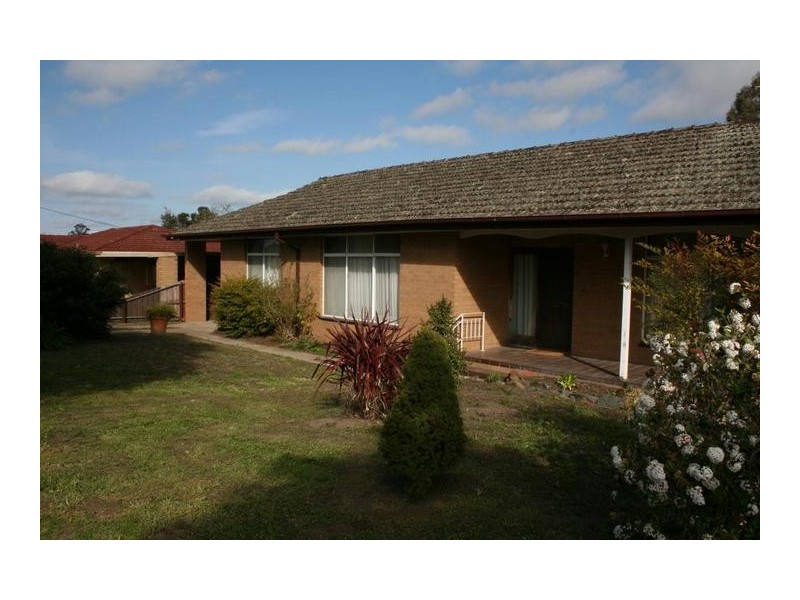 44 Churchill Avenue, Ararat VIC 3377