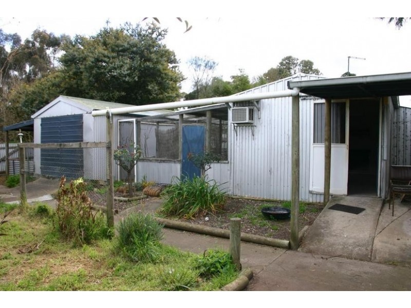 27 Johnstone Street, Wickliffe VIC 3379