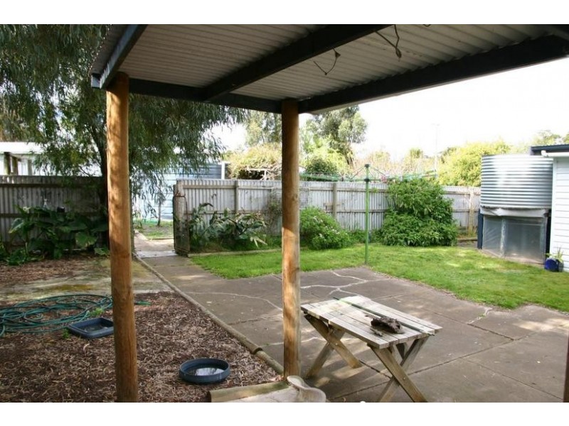 27 Johnstone Street, Wickliffe VIC 3379
