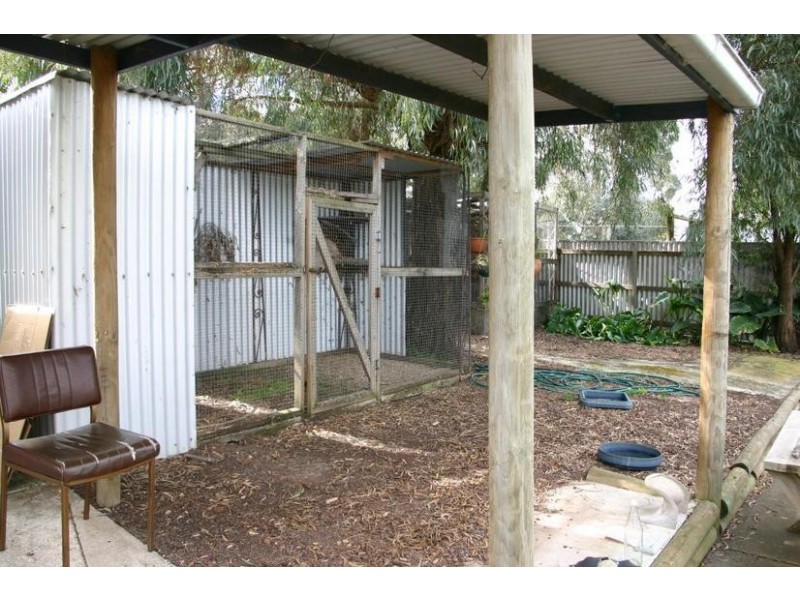 27 Johnstone Street, Wickliffe VIC 3379