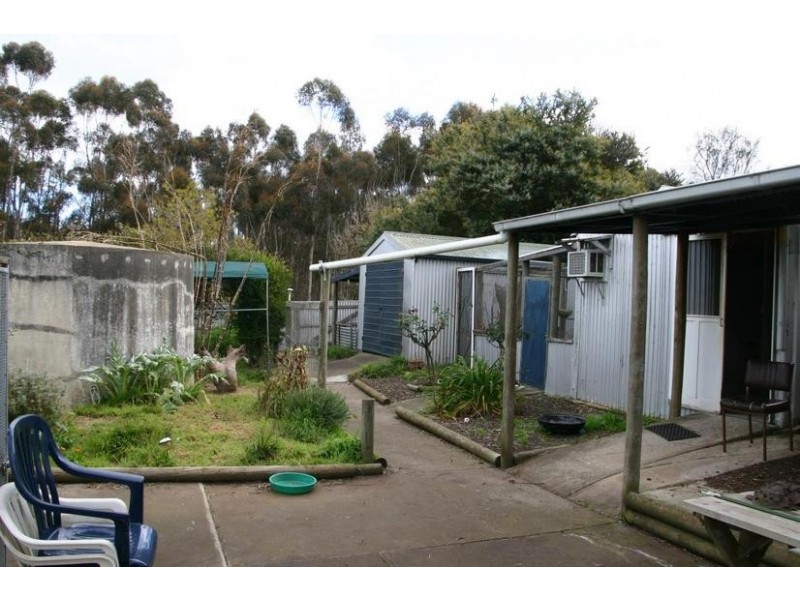 27 Johnstone Street, Wickliffe VIC 3379