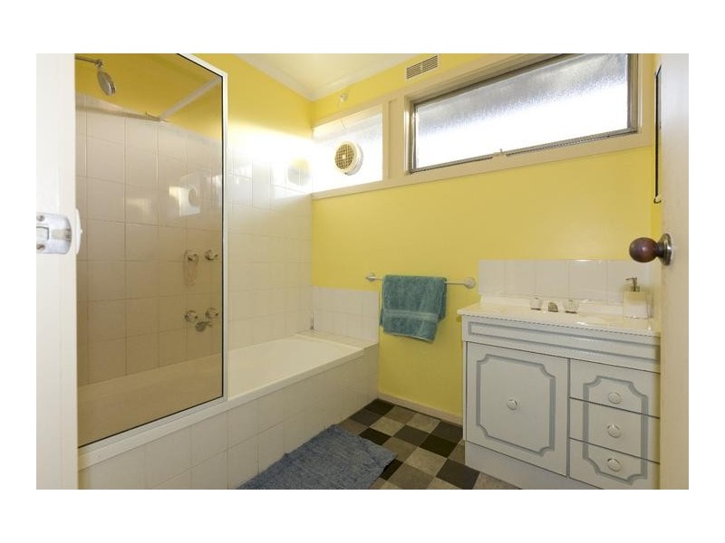 27 High Street West, Ararat VIC 3377